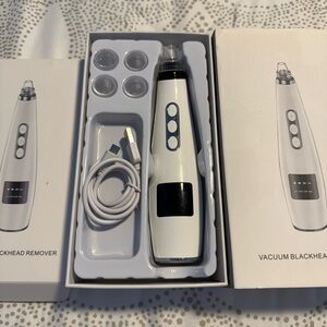 White Vacuum Blackhead Remover